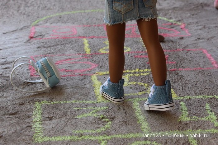 Жил-был у девочки серенький котик