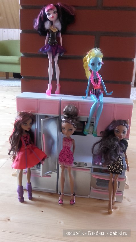 Монстряшки на прогулке — Куклы Monster High и Ever After High: G1