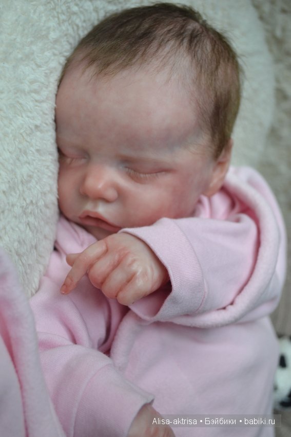 Твинчик в пеленке. Спим посыпаем ни кому не мешаем