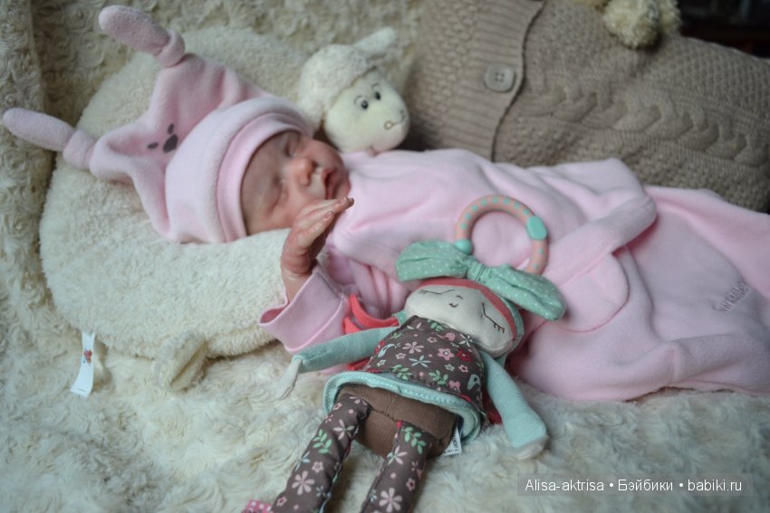 Твинчик в пеленке. Спим посыпаем ни кому не мешаем (фото 2)