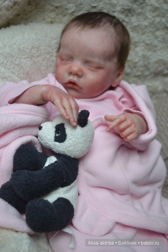 Твинчик в пеленке. Спим посыпаем ни кому не мешаем