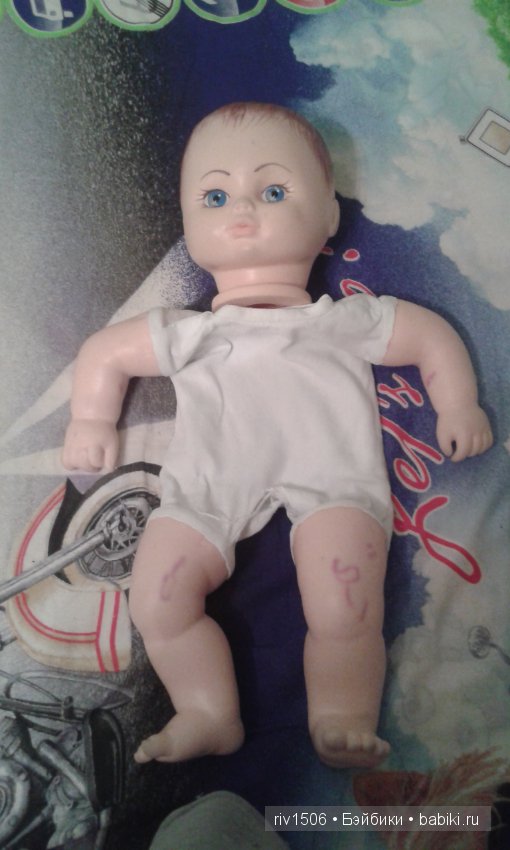 Пупс с нарисоваными глазами. Кто он
