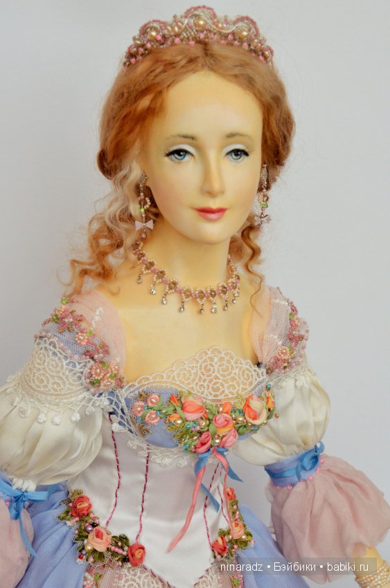 Друзья! В мире огромное количество изображений Золушки. У меня есть своя - фарфоровая кукла