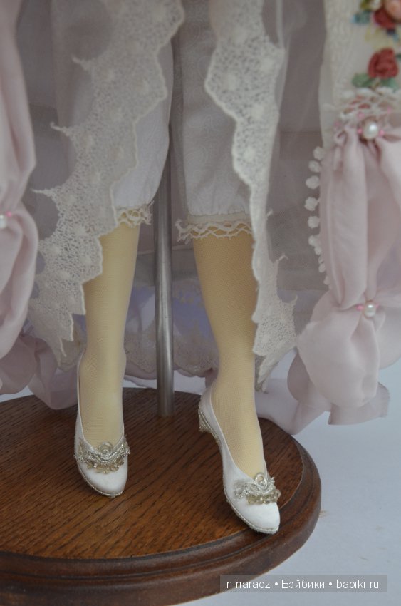 Друзья! В мире огромное количество изображений Золушки. У меня есть своя - фарфоровая кукла (фото 5)