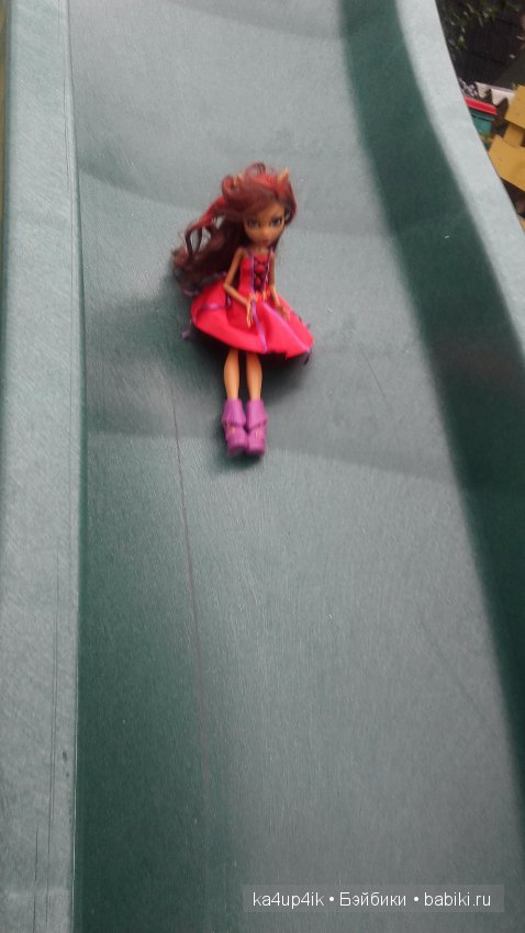 Монстряшки развлекаются — Куклы Monster High и Ever After High: G1 (фото 9)