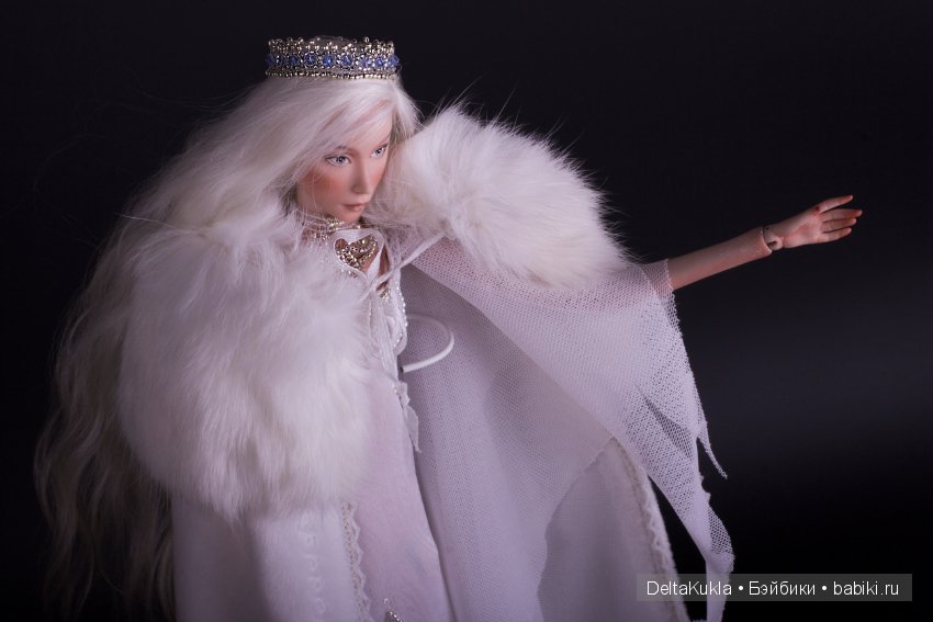 Зима. Фарфоровая шарнирная кукла