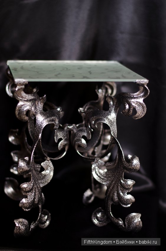 Элегантный столик для кукол (фото 2)