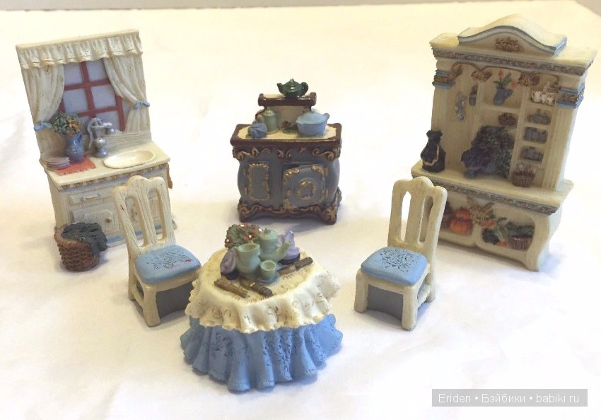Victorian Memories от AVON. Миниатюра 1:24 (фото 7)