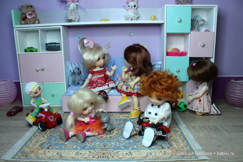 Куклы и мебель для куклы