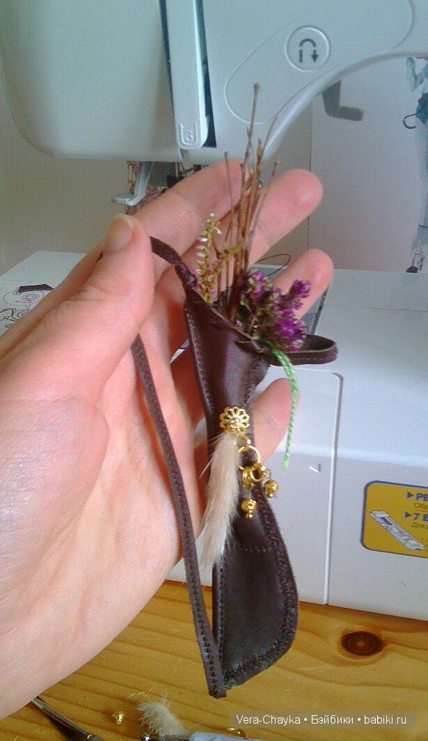 Последние детали аутфита "Кики на травоведении" (фото 6)