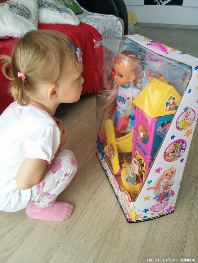 Кукла Nancy Famosa игровая площадка (фото 2)