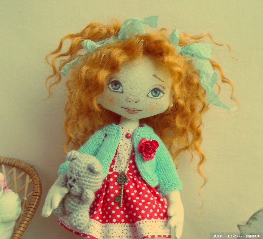 Юлька. Авторская текстильная кукла (фото 3)