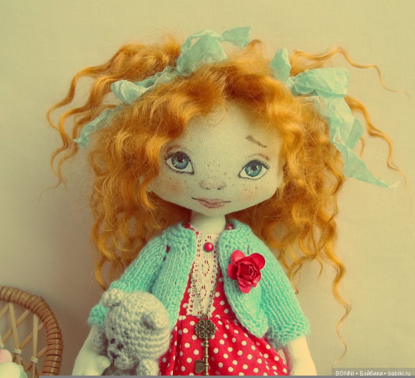 Юлька. Авторская текстильная кукла (фото 2)