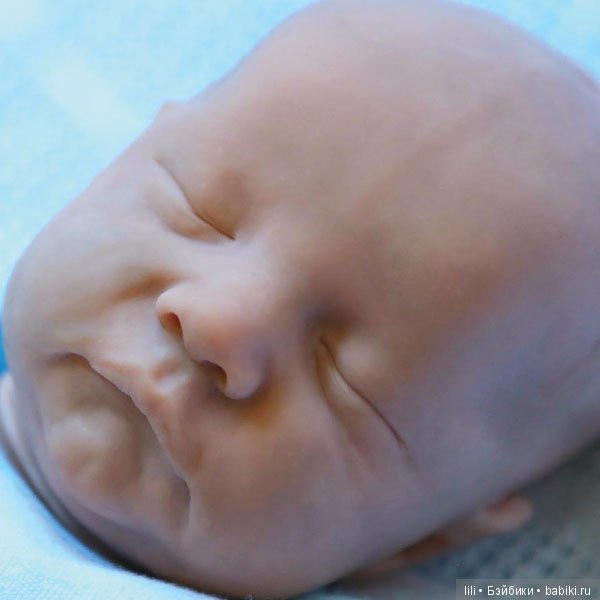 Малыш Levi скульптора Bonnie Brown