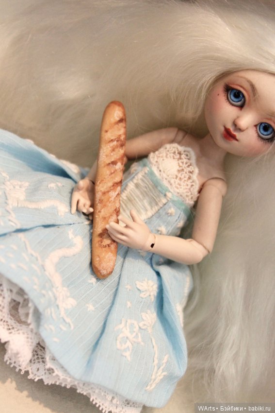 Осенний салон на Тишинской площади