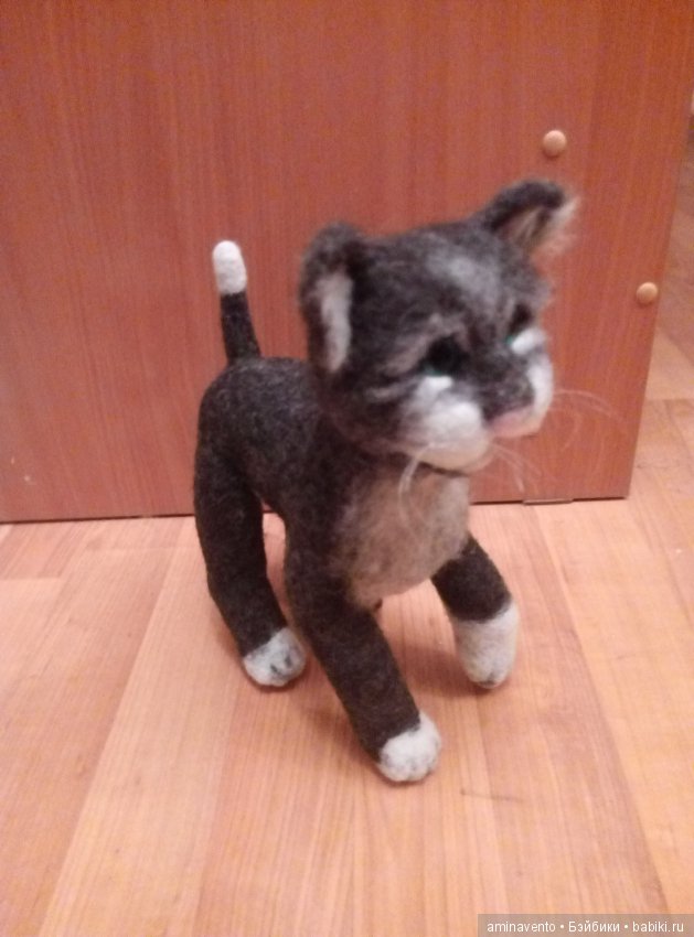 Маленькая кошечка, как "задел" к задуманному. Сухое валяние