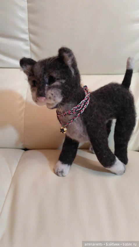 Маленькая кошечка, как "задел" к задуманному. Сухое валяние (фото 6)