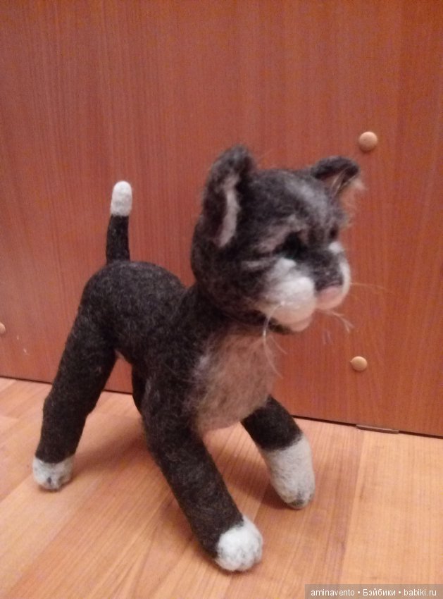 Маленькая кошечка, как "задел" к задуманному. Сухое валяние