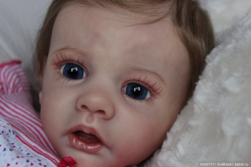 Кнопочка из нового молдика Ella by Karola Wegerich