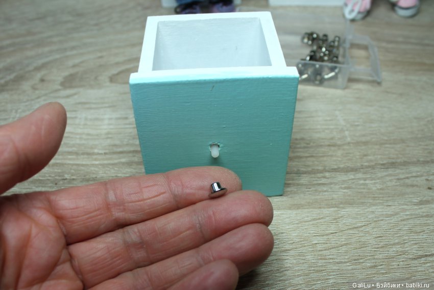 Ремонт кукольной мебели. Ручки для шкафов (фото 7)