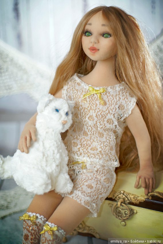 София - полностью подвижная, текстильная кукла от Эмилии Рай