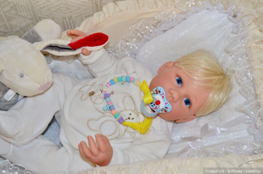 Lee Middleton "Dancing Bears" infant by Reva Schick