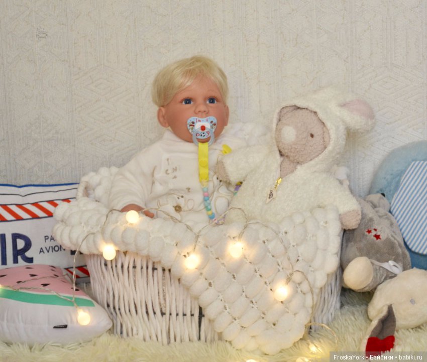 Lee Middleton "Dancing Bears" infant by Reva Schick