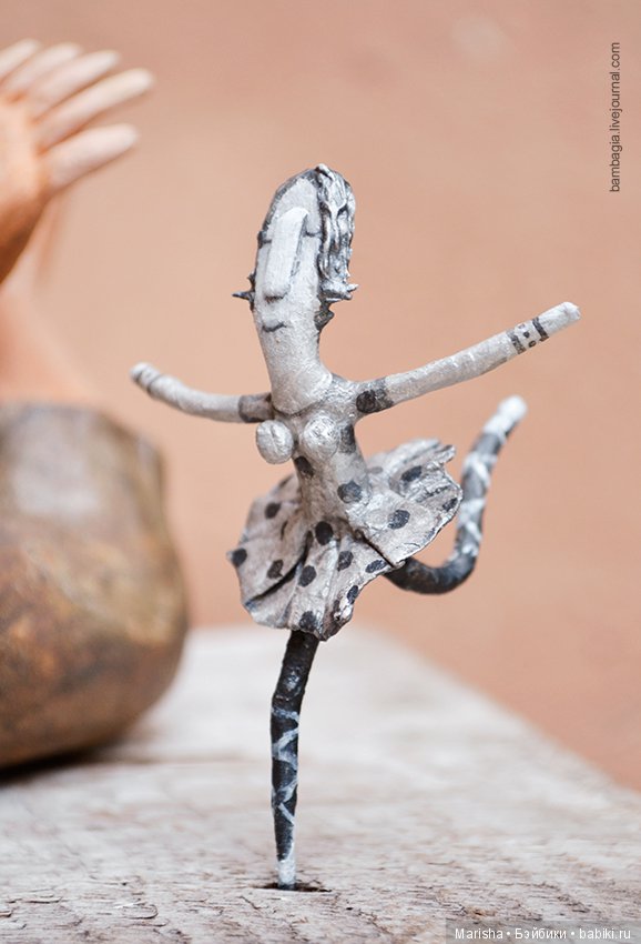 Авторские фигурки Марии Касьяненко из дерева и папье маше