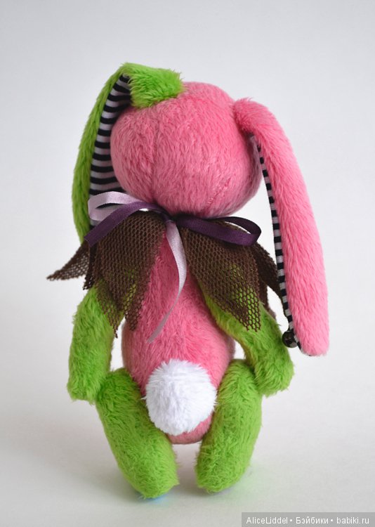 Яркий зайка с задумчивой мордочкой, авторская игрушка ручной работы (фото 6)