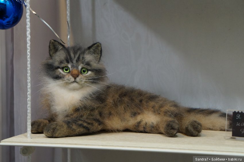 Hello, Teddy! Удивительные "живые" малыши в технике сухого валяния из шерсти. И как авторы украсили свои стенды в преддверии праздника