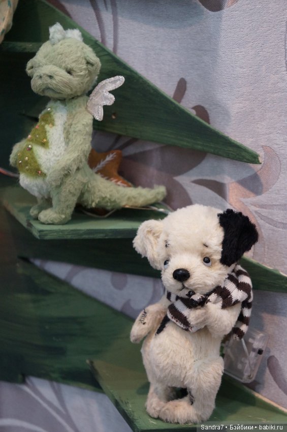 Hello, Teddy! Удивительные "живые" малыши в технике сухого валяния из шерсти. И как авторы украсили свои стенды в преддверии праздника