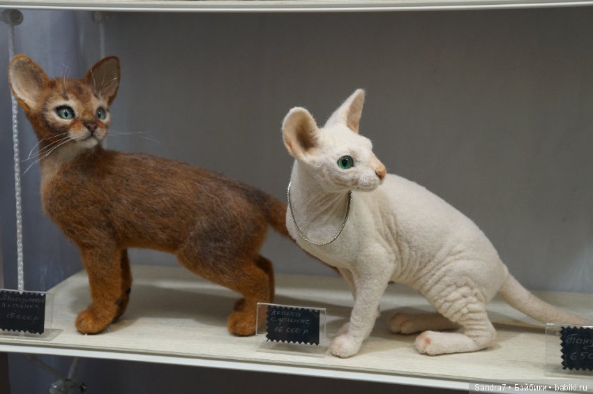 Hello, Teddy! Удивительные "живые" малыши в технике сухого валяния из шерсти. И как авторы украсили свои стенды в преддверии праздника