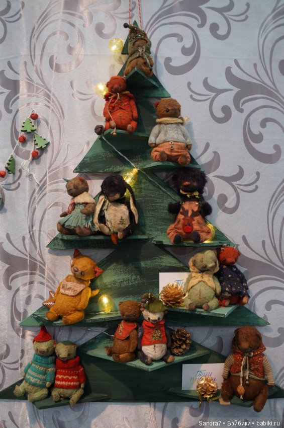 Hello, Teddy! Удивительные "живые" малыши в технике сухого валяния из шерсти. И как авторы украсили свои стенды в преддверии праздника