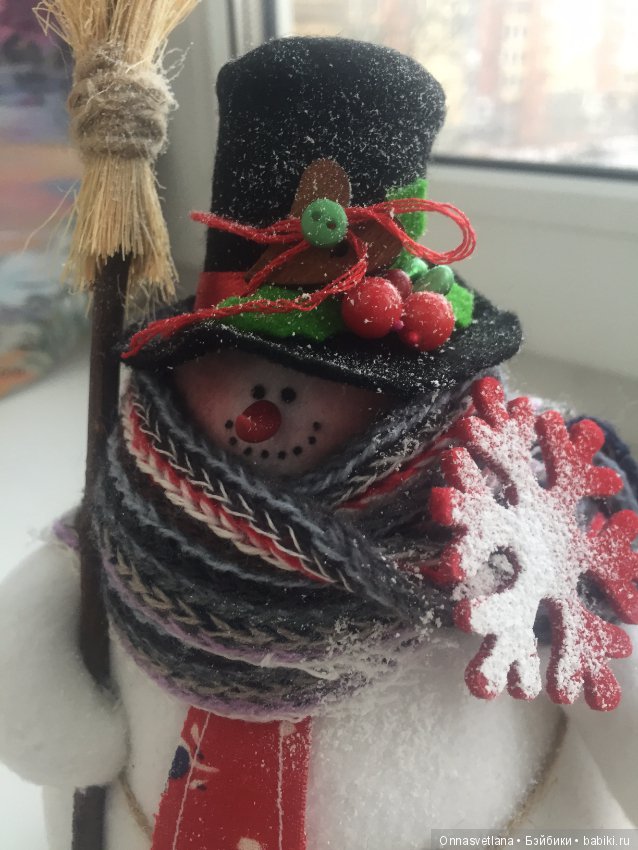 Снеговичок пухлячок. Кукла из ткани (фото 4)