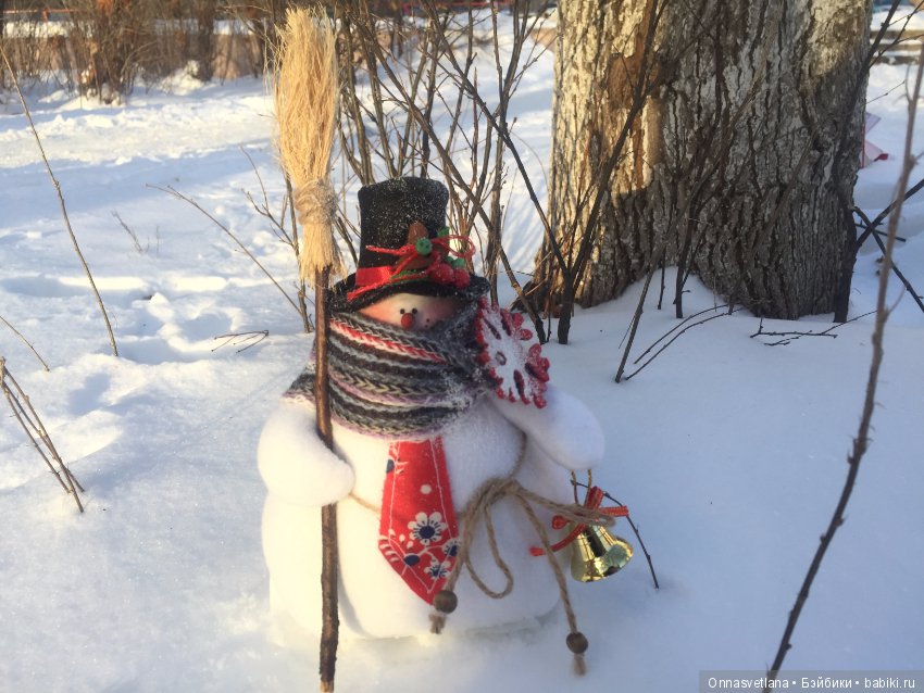 Снеговичок пухлячок. Кукла из ткани