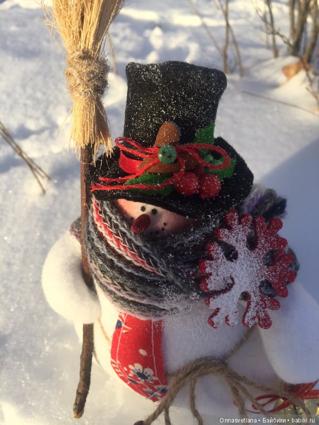 Снеговичок пухлячок. Кукла из ткани (фото 2)