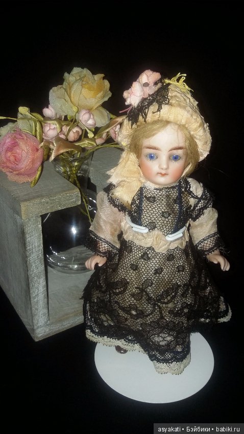 И кружева в помощь — Антикварные куклы Mignonette (Миньонетта): карманные