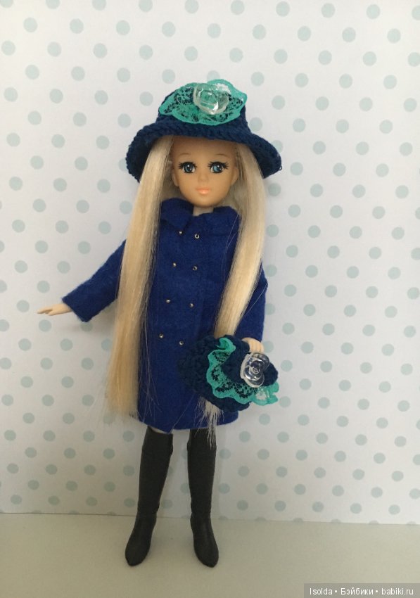 Четыре зимних пальто по одной выкройке