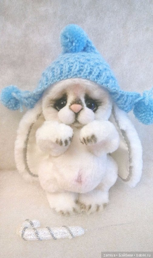 Снежка - помощник Деда Мороза, авторская игрушка ручной работы