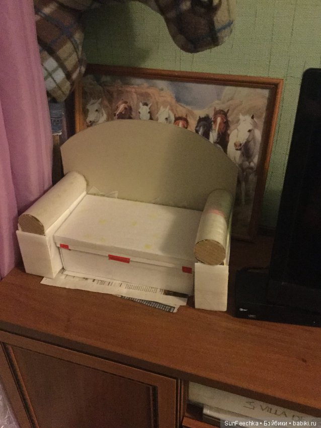 Диванчик для куклы-бабушки из подручных материалов (фото 6)