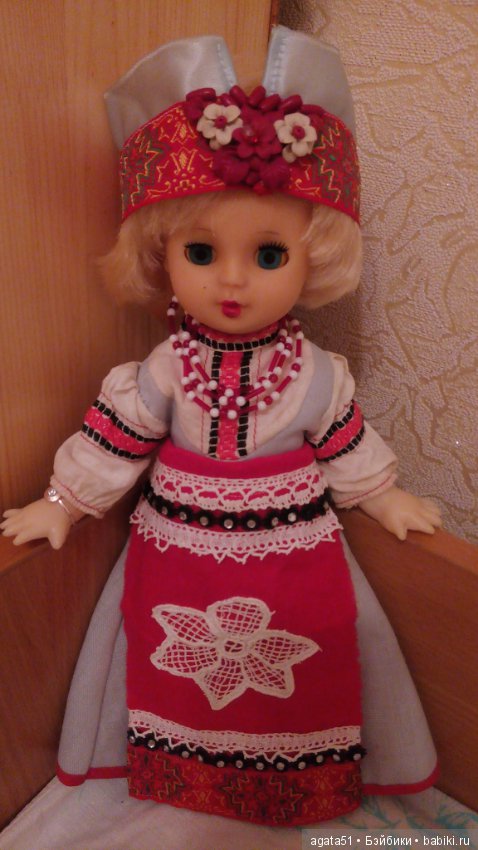 Иванка в белорусском костюме (фото 2)