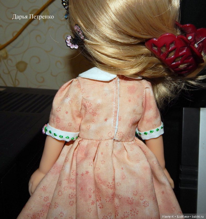 Платье с вышивкой лентами для кукол Paola Reina 32 см "Малышка Рози" (фото 6)