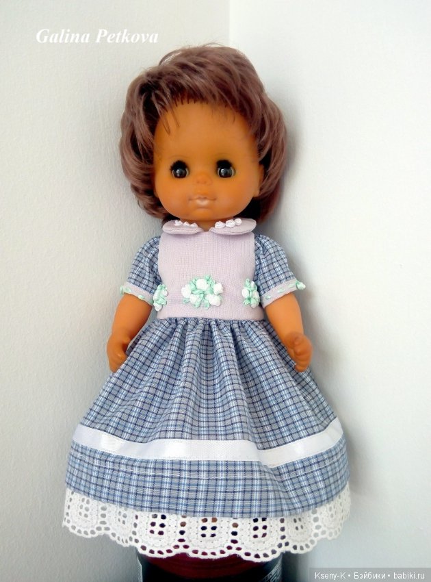 Платье с вышивкой лентами для кукол Paola Reina 32 см "Малышка Рози"