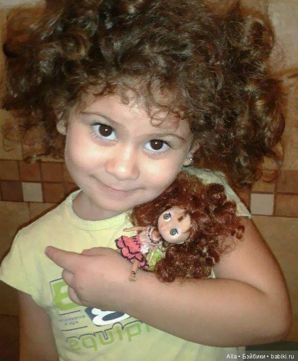 Малыши и игрушки — Дети: красивые фото
