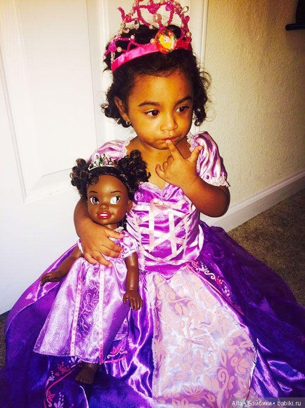 Малыши и игрушки — Дети: красивые фото