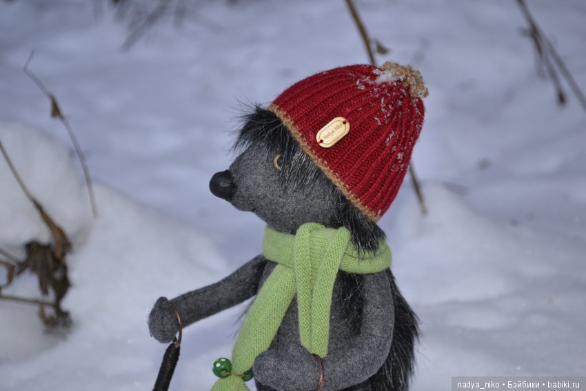 Познакомьтесь - это Ёжик, он знаток лесных дорожек