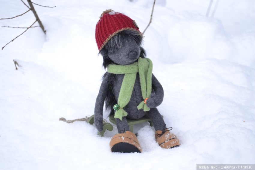 Познакомьтесь - это Ёжик, он знаток лесных дорожек