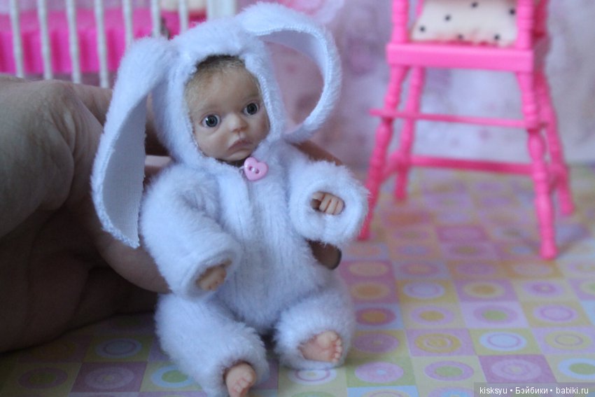 Костюмчик зайки — Лепка авторских кукол: полимерная глина