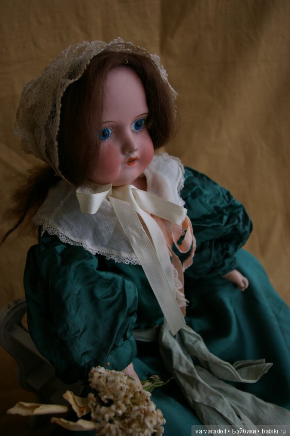 У нас появился новый житель. Хотелось бы узнать историю куклы, кто знает