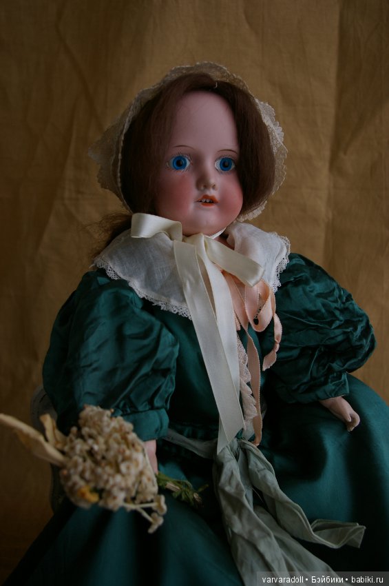 У нас появился новый житель. Хотелось бы узнать историю куклы, кто знает